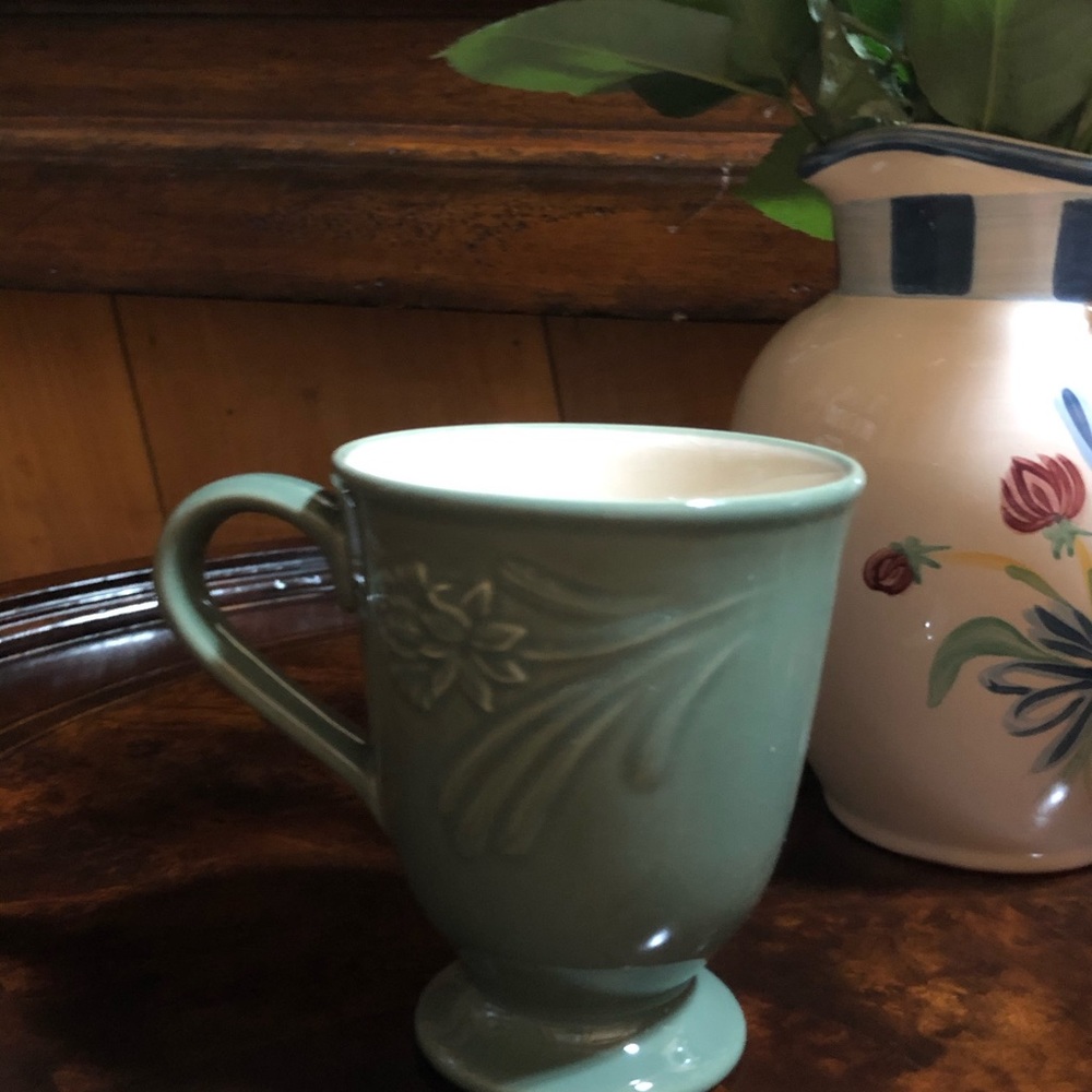 One Lenox Poppies Rainbow Yellow Mug - Picture 3 of 4